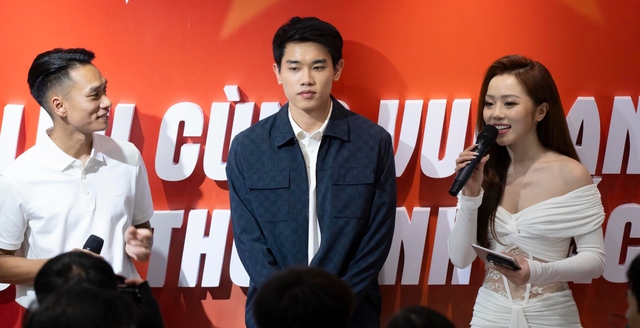 Các "trạm tỷ" đã vào cuộc, Đình Bắc khoe visual nét căng, cực phẩm ngoan-xinh-yêu trong lần đầu xuất hiện sau U23 châu Á- Ảnh 9.