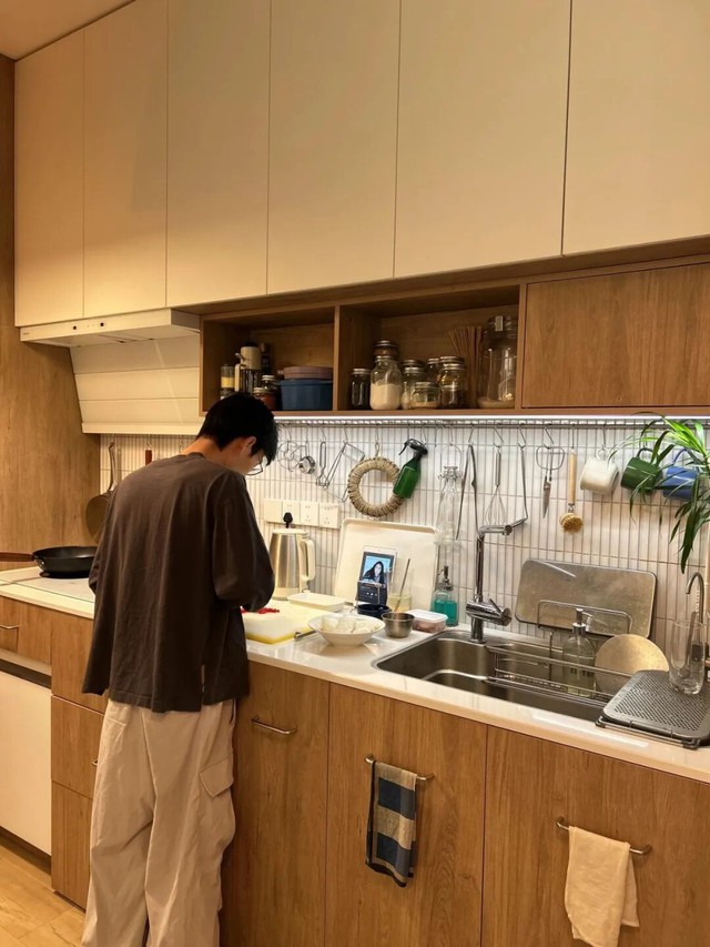 8 nâng cấp khiến căn bếp lên level tuyệt phẩm, nhà nào không làm chắc chắn tiếc đứt ruột gan- Ảnh 1.