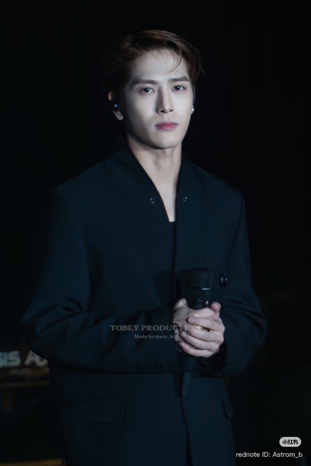 Sự hết thời của một sao hạng A: Ra nhạc chìm nghỉm, concert bị điều tra- Ảnh 2.