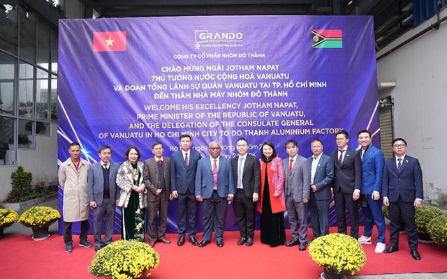 Thủ tướng Vanuatu tham quan "trụ cột" ngành nhôm Việt- Ảnh 1. Thủ tướng Vanuatu tham quan "trụ cột" ngành nhôm Việt- Ảnh 1.