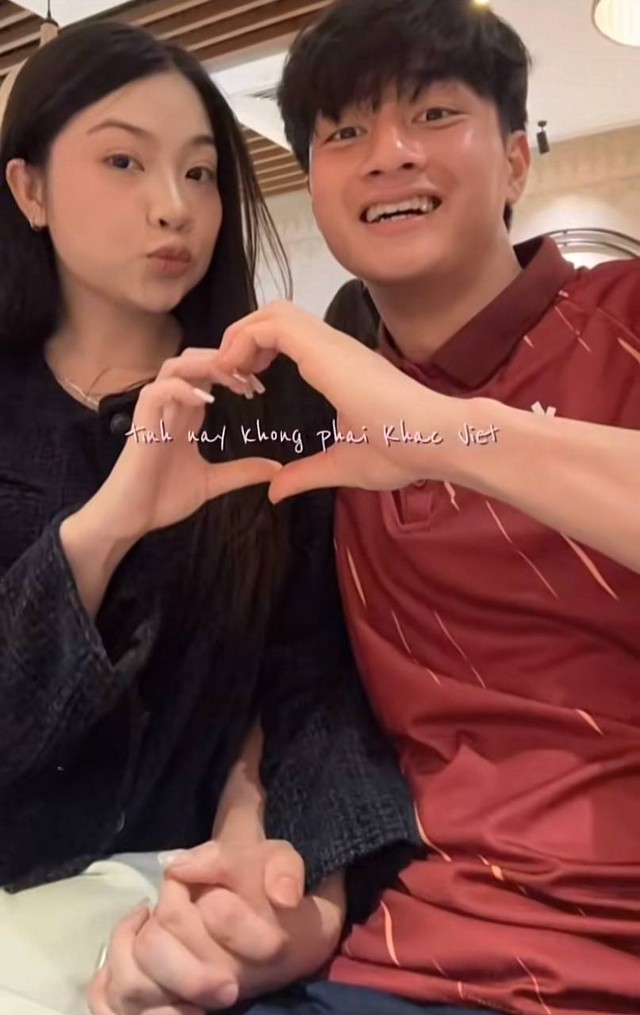 Đây rồi, cô gái "đánh dấu chủ quyền" với Cao Văn Bình, khoe huy chương châu Á của hotboy U23 Việt Nam- Ảnh 2.