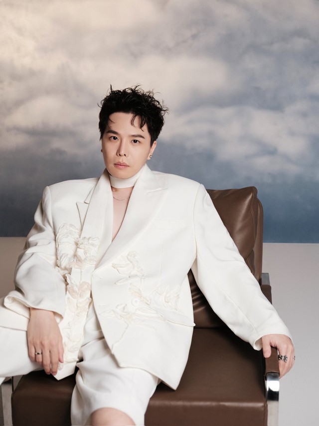 Vừa thông báo Anh Trai Vượt Ngàn Chông Gai mùa 2 đã lộ ngay thành viên đầu tiên!- Ảnh 5. Vừa thông báo Anh Trai Vượt Ngàn Chông Gai mùa 2 đã lộ ngay thành viên đầu tiên!- Ảnh 5.