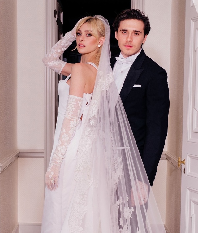 Cả nhà Beckham ép Brooklyn bỏ vợ bằng mọi giá?- Ảnh 2. Cả nhà Beckham ép Brooklyn bỏ vợ bằng mọi giá?- Ảnh 2.