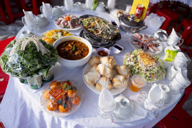 180 mâm cỗ nhà Đình Bắc hôm nay- Ảnh 7. 180 mâm cỗ nhà Đình Bắc hôm nay- Ảnh 7.