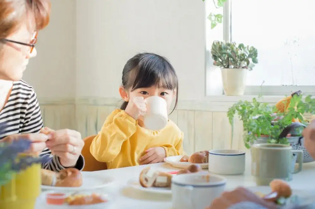 Gọi con ăn cơm, mẹ chỉ nên và chỉ cần gọi đúng 1 lần!- Ảnh 4. Gọi con ăn cơm, mẹ chỉ nên và chỉ cần gọi đúng 1 lần!- Ảnh 4.