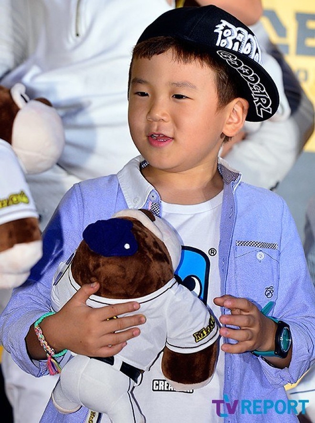 Sao nhí hot nhất Bố Ơi Mình Đi Đâu Thế nay lột như VĐV thể hình, thả thính chấn động trên sóng truyền hình- Ảnh 5. Sao nhí hot nhất Bố Ơi Mình Đi Đâu Thế nay lột như VĐV thể hình, thả thính chấn động trên sóng truyền hình- Ảnh 5.