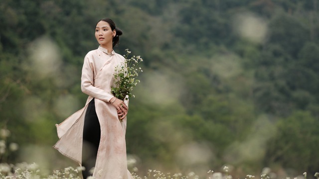 Danh tính cô gái vừa bước ra sân pickleball đã khiến tất cả xuýt xoa: "Không có đẹp nhất chỉ có đẹp hơn”- Ảnh 10.