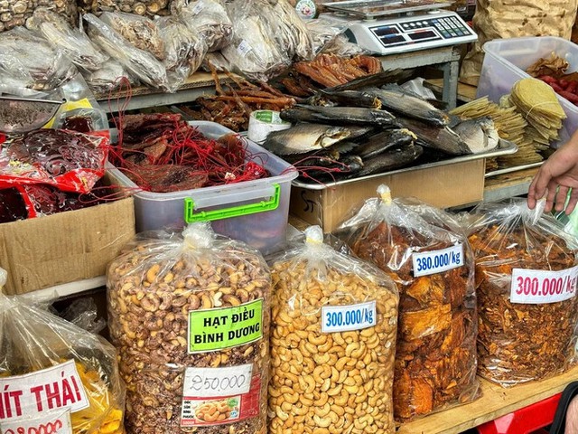 Cận Tết mua đồ khô đừng vội: Ghi nhớ 5 KHÔNG tránh "vàng thau lẫn lộn", vừa tiết kiệm vừa an tâm- Ảnh 4.