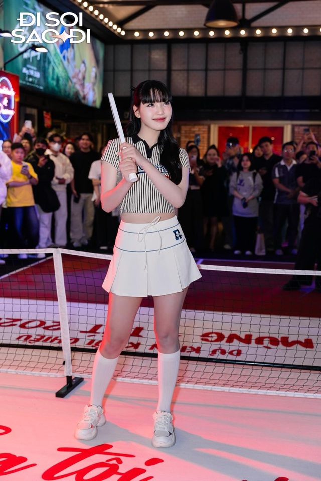 Danh tính cô gái vừa bước ra sân pickleball đã khiến tất cả xuýt xoa: "Không có đẹp nhất chỉ có đẹp hơn”- Ảnh 3.