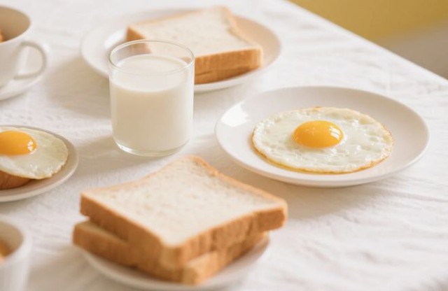 Nghỉ hưu rồi, c&oacute; phải ăn s&aacute;ng l&uacute;c n&agrave;o cũng được? Nếu đ&atilde; 60 tuổi, bạn sẽ giật m&igrave;nh khi biết sự thật- Ảnh 1.