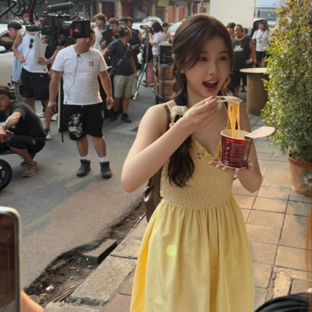 Mỹ nhân bị ghét nhất 2025 từng đá bay 8kg, lột xác ngoạn mục từ mũm mĩm thành thon thả- Ảnh 3.