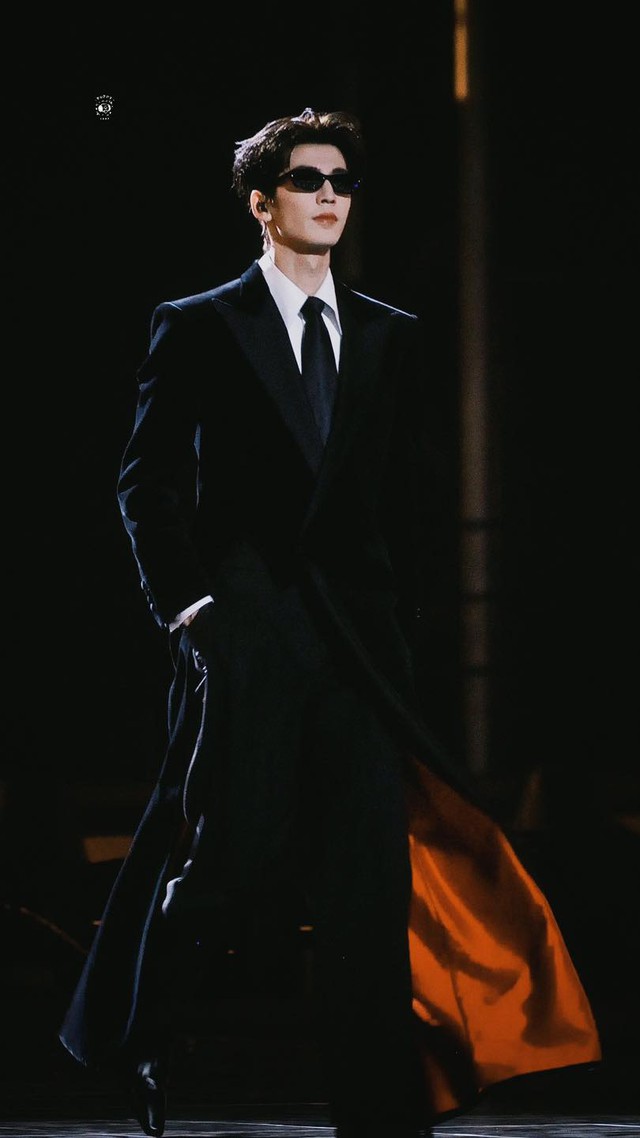 Gọi mỹ nam này là Maybach vì anh vừa sang vừa oách, đẹp đến độ đàn chị ngắm mà há hốc mồm- Ảnh 1.