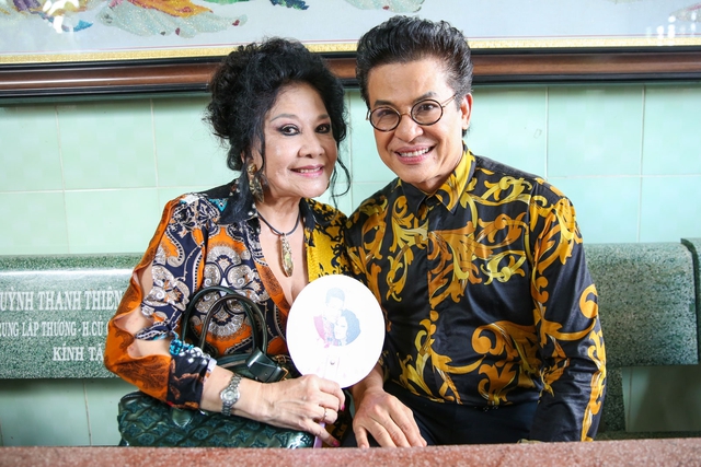 MC Thanh Bạch công khai bạn đời ở tuổi U70?- Ảnh 4. MC Thanh Bạch công khai bạn đời ở tuổi U70?- Ảnh 4.