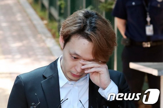 Park Yoochun bị hủy hoại gương mặt đẹp trai vì chất cấm- Ảnh 4. Park Yoochun bị hủy hoại gương mặt đẹp trai vì chất cấm- Ảnh 4.