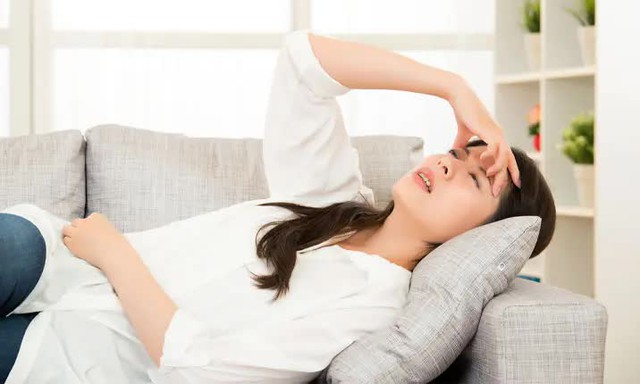 Tết đến gần, phụ nữ ngoài 40 tuổi bỗng thấy mình xuống sắc, xuống sức, cơ thể không "nghe lời": CHuyên gì đang xảy ra?- Ảnh 5. Tết đến gần, phụ nữ ngoài 40 tuổi bỗng thấy mình xuống sắc, xuống sức, cơ thể không "nghe lời": CHuyên gì đang xảy ra?- Ảnh 5.