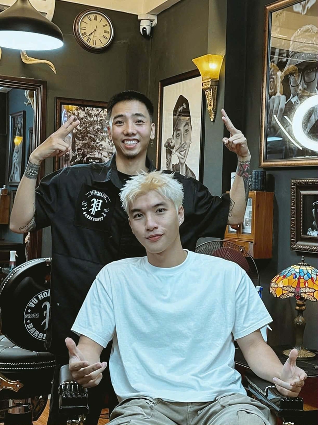 Tiktoker sở hữu 1,6 triệu follower chuyên cắt tóc cho sao Việt là ai?- Ảnh 3.