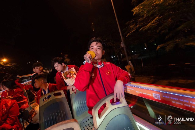 Từ cậu bé không biết chữ, chàng phụ bếp đến biểu tượng Esports: Những câu chuyện cổ tích có thật của game thủ Việt- Ảnh 6.