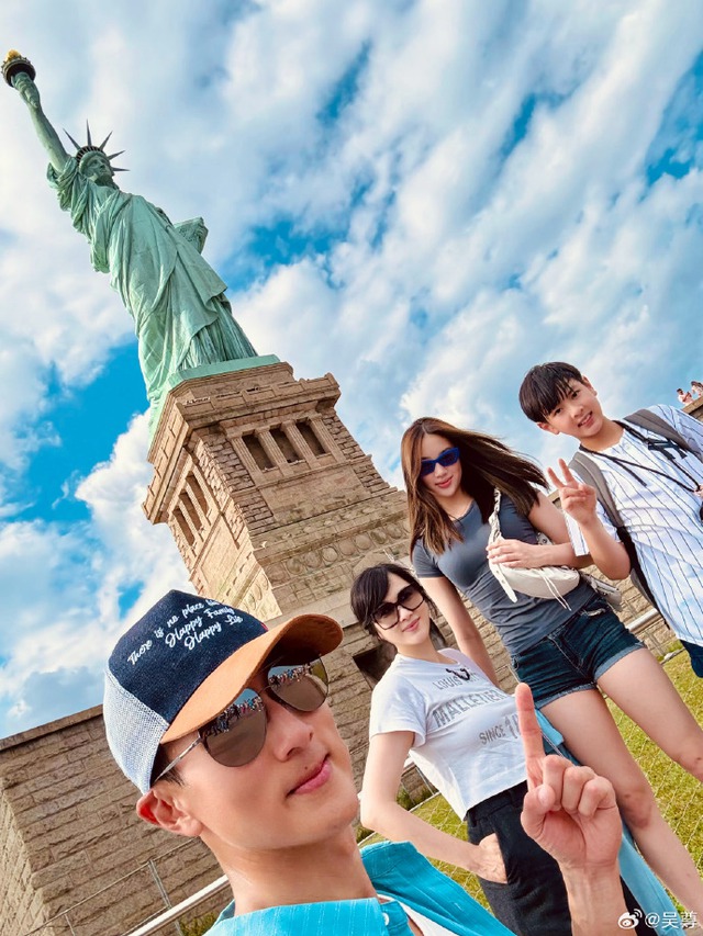 Sao nhí Bố Ơi! Mình Đi Đâu Thế? được Quốc vương Brunei khen ngợi: 15 tuổi cao 1m75, nhan sắc thắng đời tuyệt đối- Ảnh 6.