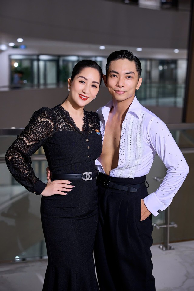 Hôn nhân của sao nữ Vbiz nhận 22 cây vàng trong đám cưới, trang sức kim cương cùng cả mâm tiền mặt- Ảnh 8. Hôn nhân của sao nữ Vbiz nhận 22 cây vàng trong đám cưới, trang sức kim cương cùng cả mâm tiền mặt- Ảnh 8.