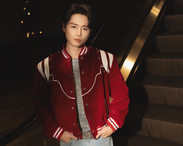 Nam ca sĩ Việt gây bão Trung Quốc: Cháu trai cựu Bộ trưởng Bộ Văn hoá, cả kho hit kiếm tiền "khủng"- Ảnh 2.