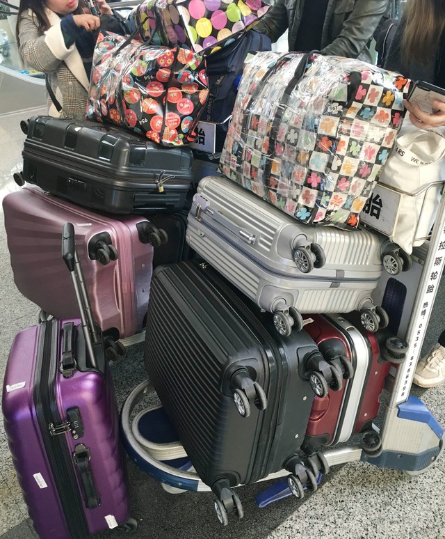 Khách Việt bị giữ lại ở sân bay Trung Quốc, phải mở tung vali để kiểm tra, nguyên nhân từ một vật quen thuộc- Ảnh 4. Khách Việt bị giữ lại ở sân bay Trung Quốc, phải mở tung vali để kiểm tra, nguyên nhân từ một vật quen thuộc- Ảnh 4.