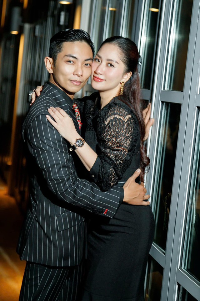 Hôn nhân của sao nữ Vbiz nhận 22 cây vàng trong đám cưới, trang sức kim cương cùng cả mâm tiền mặt- Ảnh 6. Hôn nhân của sao nữ Vbiz nhận 22 cây vàng trong đám cưới, trang sức kim cương cùng cả mâm tiền mặt- Ảnh 6.