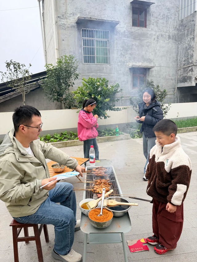 Lấy chồng xa 6 năm, người phụ nữ lần đầu xin về ngoại từ 29 Tết: “Vợ tôi thế tôi đuổi"- Ảnh 2. Lấy chồng xa 6 năm, người phụ nữ lần đầu xin về ngoại từ 29 Tết: “Vợ tôi thế tôi đuổi"- Ảnh 2.