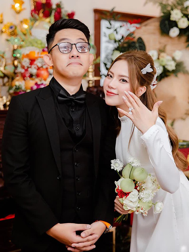 Doanh nhân từng bị hôn thê cũ đòi nợ hàng chục tỷ đang hẹn hò với diễn viên hơn 10 tuổi?- Ảnh 1.