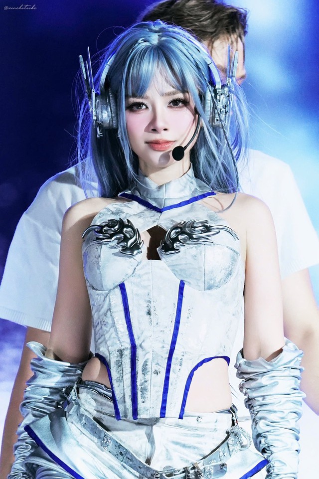 Giảng viên thanh nhạc đắt show nhất Việt Nam được Bộ Tư lệnh khen thưởng, sự nghiệp đi lên rực rỡ- Ảnh 4. Giảng viên thanh nhạc đắt show nhất Việt Nam được Bộ Tư lệnh khen thưởng, sự nghiệp đi lên rực rỡ- Ảnh 4.