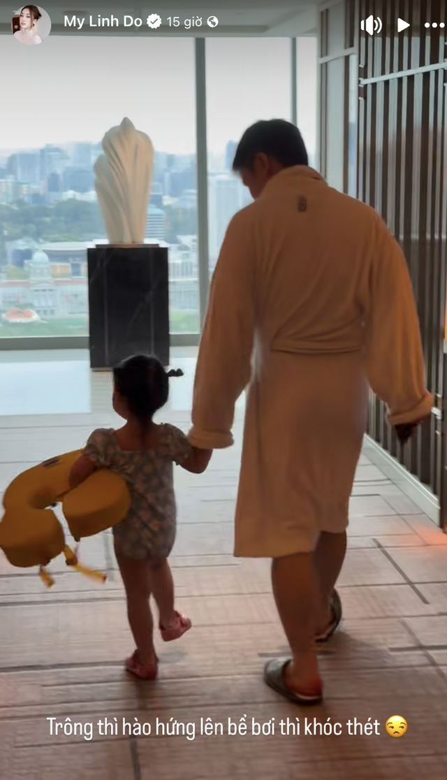 "Dâu hào môn" Đỗ Mỹ Linh giản dị cùng chồng Chủ tịch hẹn hò, còn "bóc phốt" ái nữ 2 tuổi cực yêu- Ảnh 2. "Dâu hào môn" Đỗ Mỹ Linh giản dị cùng chồng Chủ tịch hẹn hò, còn "bóc phốt" ái nữ 2 tuổi cực yêu- Ảnh 2.