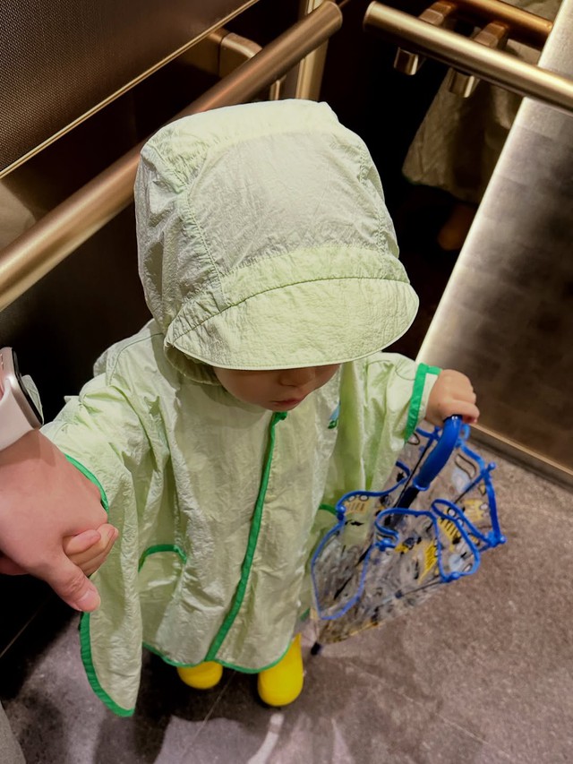 Cặp kiều nữ - chủ tịch chênh nhau 12 tuổi đẹp nhất showbiz khoe visual 2 quý tử: 2 nam thần tương lai là đây!- Ảnh 2. Cặp kiều nữ - chủ tịch chênh nhau 12 tuổi đẹp nhất showbiz khoe visual 2 quý tử: 2 nam thần tương lai là đây!- Ảnh 2.