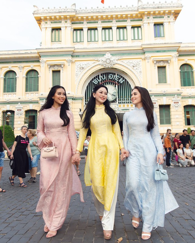 Lựa chọn đầy tính phong thuỷ của 3 mỹ nhân nhà tỷ phú Johnathan Hạnh Nguyễn- Ảnh 2. Lựa chọn đầy tính phong thuỷ của 3 mỹ nhân nhà tỷ phú Johnathan Hạnh Nguyễn- Ảnh 2.