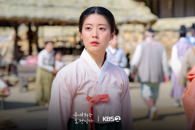 Mở màn 2026 bằng phim Hàn này là đúng bài: Nữ chính diễn đỉnh điên, vèo cái hết 2 tập giờ không biết sống sao- Ảnh 5.