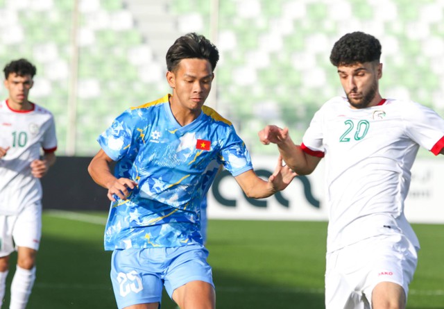 U23 Việt Nam nhận "hung tin": Bùi Vĩ Hào tái phát chấn thương, nguy cơ lỡ hẹn U23 châu Á- Ảnh 1. U23 Việt Nam nhận "hung tin": Bùi Vĩ Hào tái phát chấn thương, nguy cơ lỡ hẹn U23 châu Á- Ảnh 1.