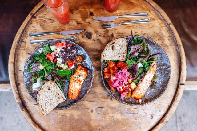 Qua tuổi 50, cơ thể không tự “chống đỡ” tốt như trước: BS nói thẳng 1 nhóm thực phẩm càng ăn đều càng có lợi- Ảnh 1. Qua tuổi 50, cơ thể không tự “chống đỡ” tốt như trước: BS nói thẳng 1 nhóm thực phẩm càng ăn đều càng có lợi- Ảnh 1.