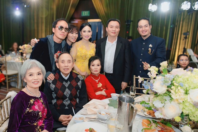 Cảnh làm dâu gây ngỡ ngàng của nữ ca sĩ Việt trong nhà chồng tỷ phú Mỹ- Ảnh 3. Cảnh làm dâu gây ngỡ ngàng của nữ ca sĩ Việt trong nhà chồng tỷ phú Mỹ- Ảnh 3.