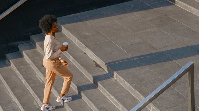 Vì sao nhiều phụ nữ bỗng trầm cảm, lo âu ở tuổi 40? Mối liên hệ với tiền mãn kinh bị bỏ quên- Ảnh 1. Vì sao nhiều phụ nữ bỗng trầm cảm, lo âu ở tuổi 40? Mối liên hệ với tiền mãn kinh bị bỏ quên- Ảnh 1.