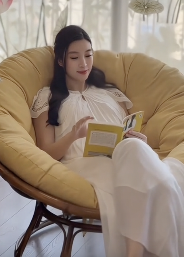 Tinh ý lắm mới nhận ra hình động chuẩn "mẹ bầu" của "dâu hào môn" Đỗ Mỹ Linh giữa tin đồn mang thai lần 2- Ảnh 2.