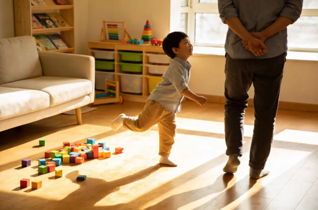 Nuôi dạy con trai: Có những việc mẹ nên lười, để đấy cho bố tụi nhỏ làm- Ảnh 1. Nuôi dạy con trai: Có những việc mẹ nên lười, để đấy cho bố tụi nhỏ làm- Ảnh 1.