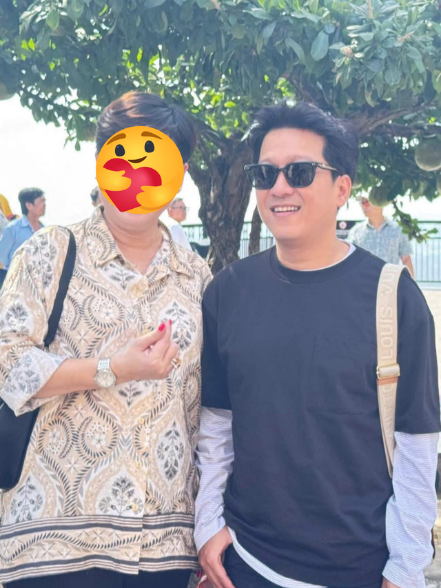 Bắt gặp Nhã Phương cận ngày lâm bồn, thái độ khi khán giả xin chụp ảnh như thế nào?- Ảnh 2. Bắt gặp Nhã Phương cận ngày lâm bồn, thái độ khi khán giả xin chụp ảnh như thế nào?- Ảnh 2.