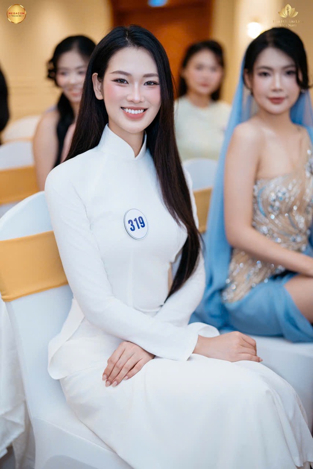 Người đẹp Hoa hậu Du lịch Việt Nam Nguyễn Phương Linh gây chú ý với vẻ đẹp tri thức, nhẹ nhàng và thanh lịch- Ảnh 4.