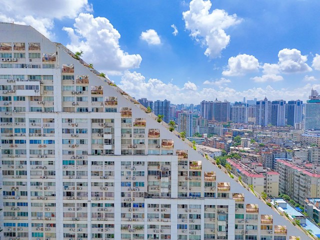 Tòa nhà 25 tầng khiến 1,4 tỷ dân Trung Quốc "lú luôn"- Ảnh 4.