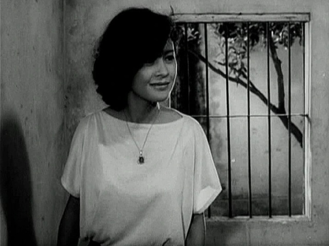 Nữ NSND từng là Phó giám đốc: U70 trải qua 2 lần mắc ung thư, có khán giả vừa gặp đã oà khóc bỏ chạy- Ảnh 3. Nữ NSND từng là Phó giám đốc: U70 trải qua 2 lần mắc ung thư, có khán giả vừa gặp đã oà khóc bỏ chạy- Ảnh 3.