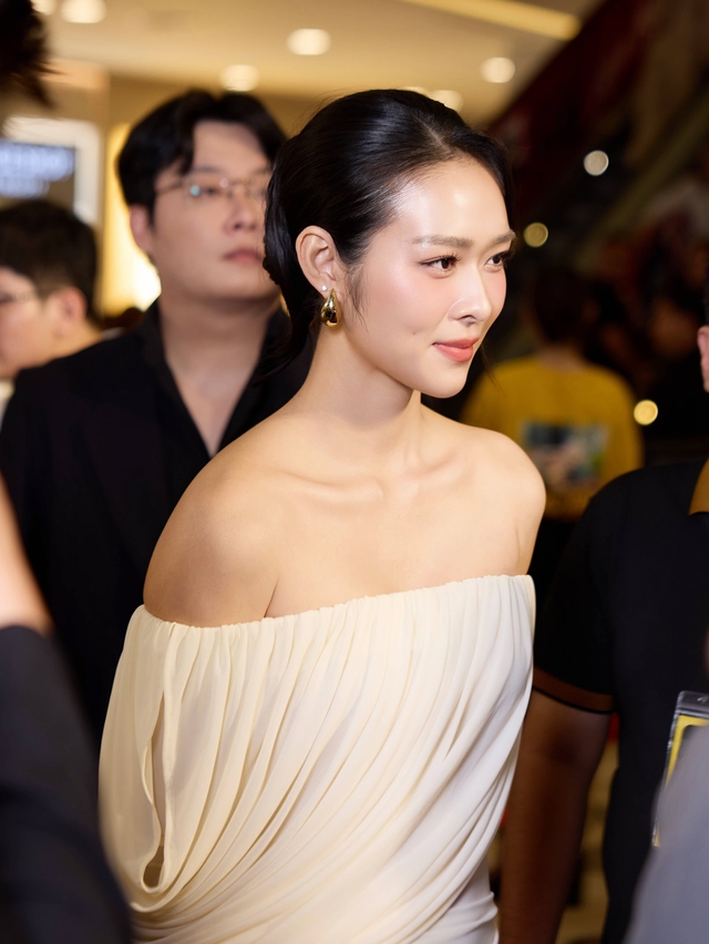 Việt Nam có 1 tuyệt sắc giai nhân không ai muốn đứng cạnh, nhìn mặt là hiểu lý do- Ảnh 4.