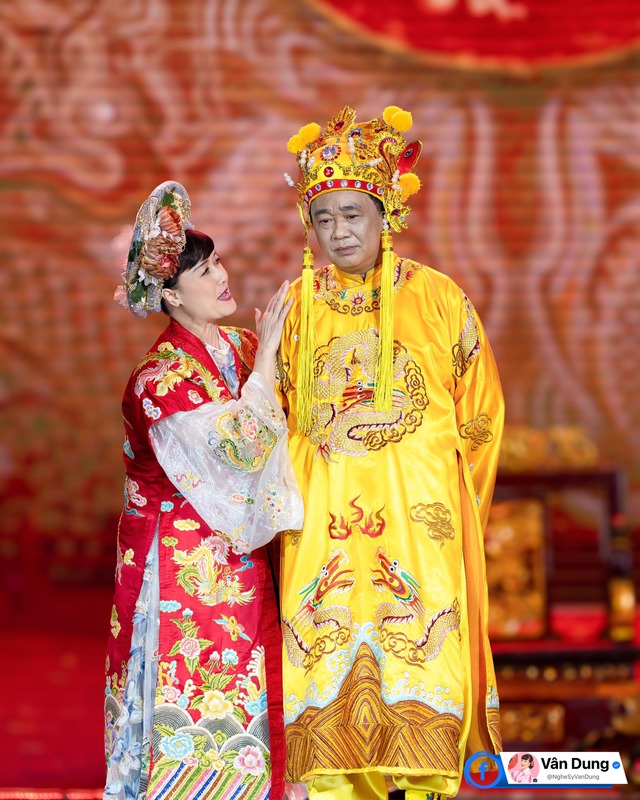 Đây rồi hình ảnh mới nhất của "Ngọc Hoàng" Quốc Khánh, ngồi ăn lẩu cùng Táo Kinh Tế giữa giá rét Hà Nội- Ảnh 3.