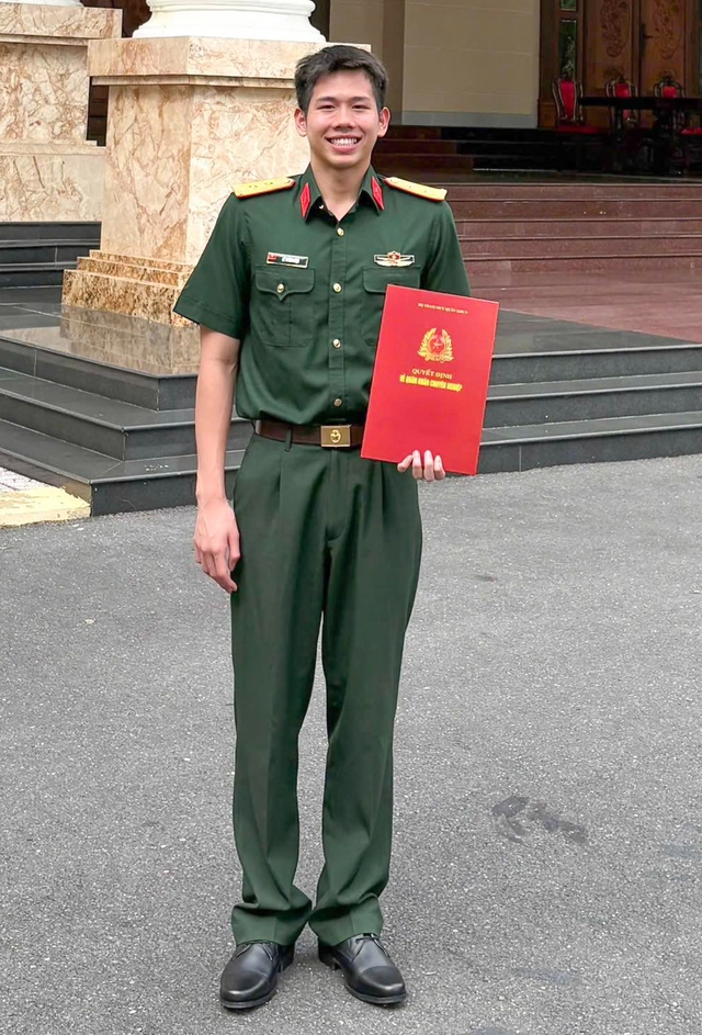 Viral loạt ảnh đời thường của Quang Thuấn - nam thần bơi lội thế hệ mới, 19 tuổi được thăng quân hàm gây sốt MXH- Ảnh 1. Viral loạt ảnh đời thường của Quang Thuấn - nam thần bơi lội thế hệ mới, 19 tuổi được thăng quân hàm gây sốt MXH- Ảnh 1.