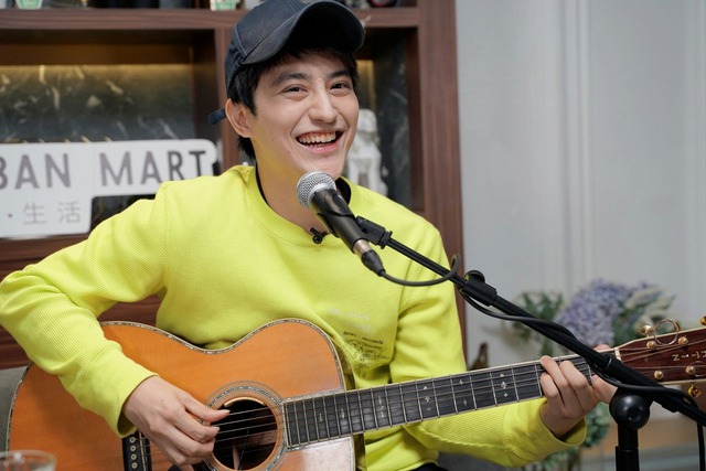 Bắt giữ nam ca sĩ tên K.T trong cuộc truy quét nóng của cảnh sát, thu giữ tang vật trị giá 26,1 tỷ- Ảnh 1. Bắt giữ nam ca sĩ tên K.T trong cuộc truy quét nóng của cảnh sát, thu giữ tang vật trị giá 26,1 tỷ- Ảnh 1.