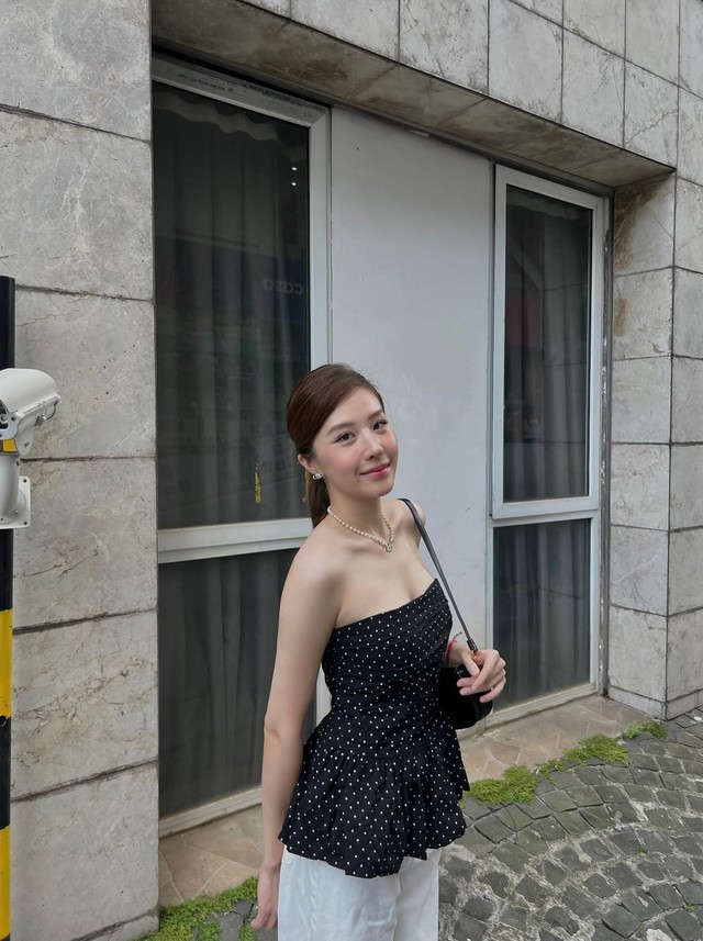 Góc nghiêng suýt nhầm thành Lưu Diệc Phi của vợ Quân AP: "Mũi này là thật hả?- Ảnh 14. Góc nghiêng suýt nhầm thành Lưu Diệc Phi của vợ Quân AP: "Mũi này là thật hả?- Ảnh 14.