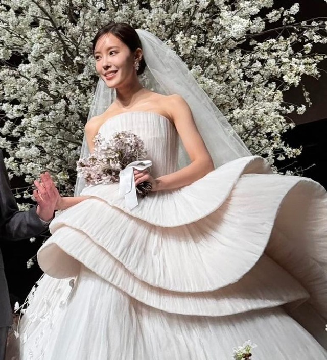 Hyomin (T-ara) và chồng đại gia sắp đường ai nấy đi sau 8 tháng cưới, mẹ nữ ca sĩ sốc toàn tập- Ảnh 4. Hyomin (T-ara) và chồng đại gia sắp đường ai nấy đi sau 8 tháng cưới, mẹ nữ ca sĩ sốc toàn tập- Ảnh 4.