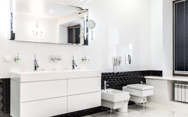 Hơn 90% khách lưu trú không biết hết công dụng thật sự của chiếc điện thoại gắn trong nhà vệ sinh khách sạn- Ảnh 1. Hơn 90% khách lưu trú không biết hết công dụng thật sự của chiếc điện thoại gắn trong nhà vệ sinh khách sạn- Ảnh 1.